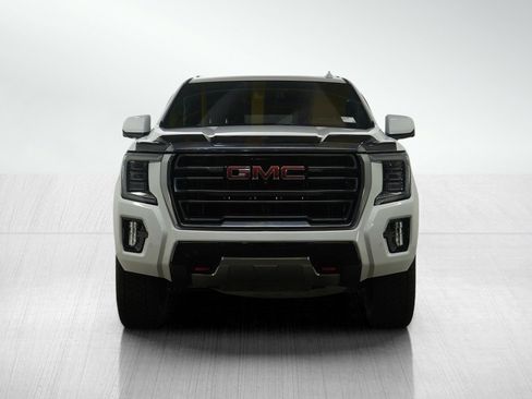 Used 2024 GMC Yukon XL AT4 w/ Technology Package image 8