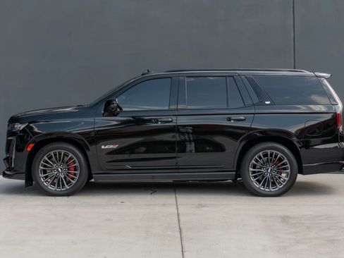 Used 2023 Cadillac Escalade V AWD/4WD image 2