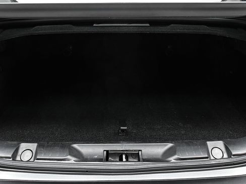Used 2019 Ferrari Portofino RWD image 33