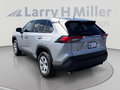 Used 2025 Toyota RAV4 LE AWD/4WD image 3