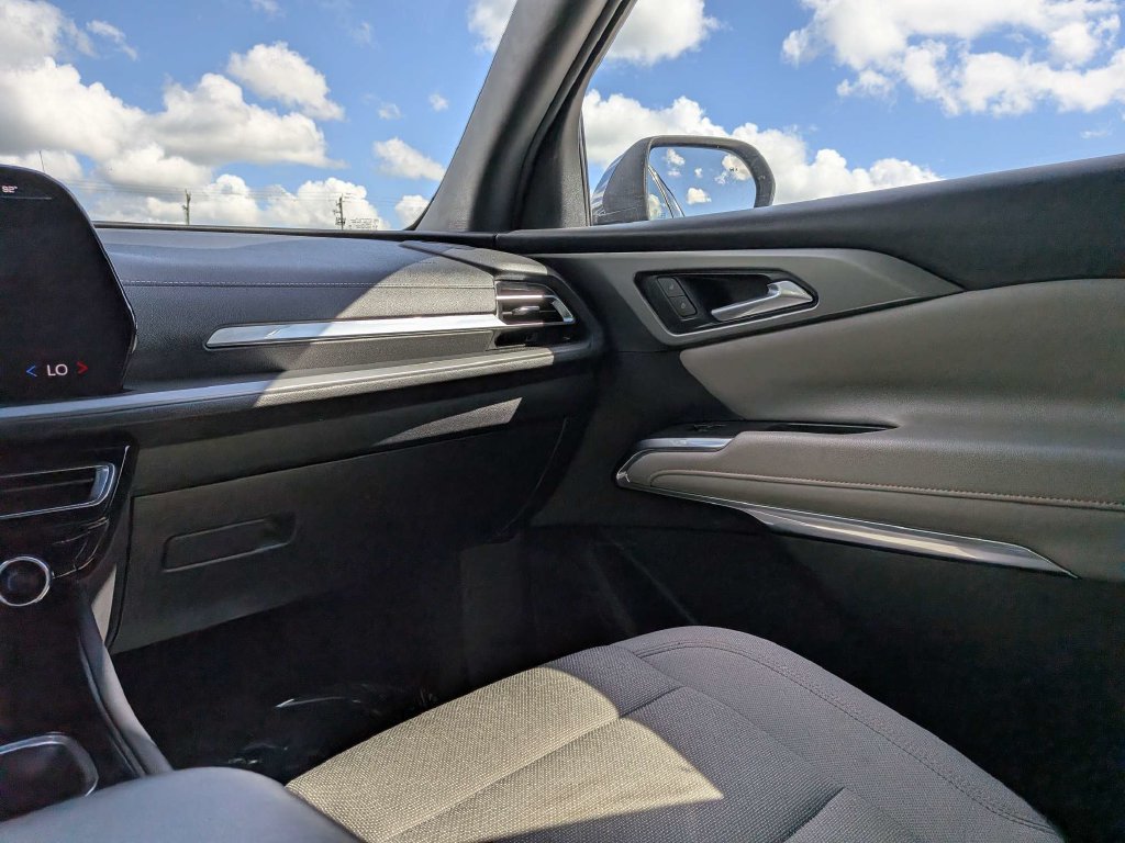Used 2026 Chevrolet Traverse LT w/ Driver Confidence Package FWD image 17