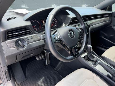 Used 2022 Volkswagen Passat 2.0T R-Line FWD image 4