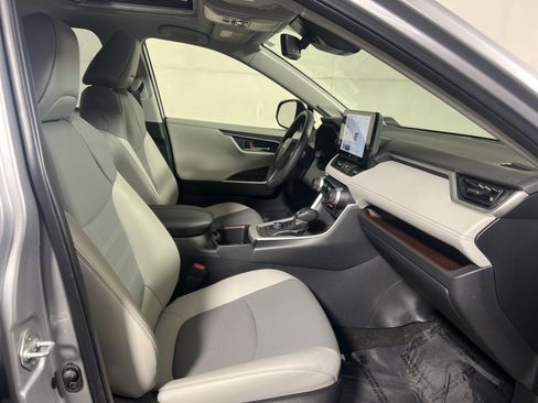 Used 2024 Toyota RAV4 Limited image 26