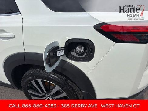 Certified 2023 Nissan Pathfinder Platinum AWD/4WD image 22