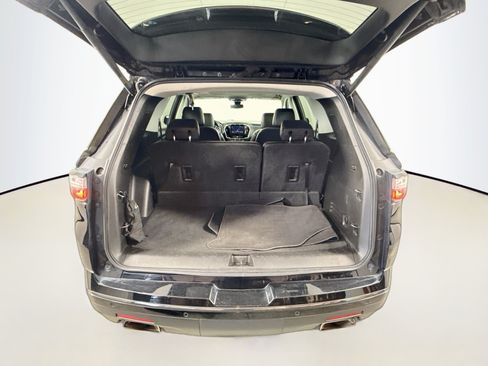 Used 2021 Chevrolet Traverse Premier w/ Redline Edition FWD image 26
