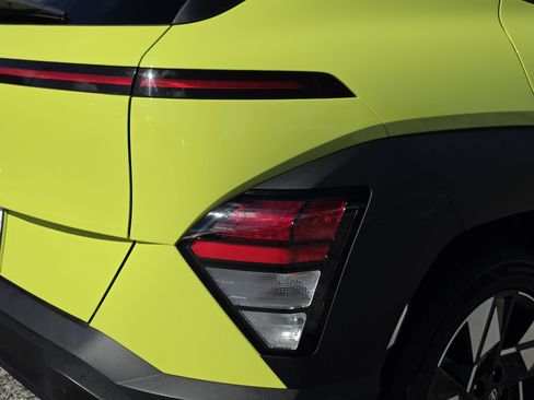 Used 2024 Hyundai Kona SEL FWD image 14