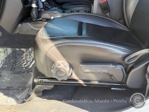 Used 2023 Jeep Wrangler Unlimited Sahara image 23