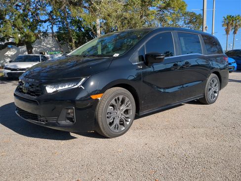 Used 2025 Honda Odyssey Touring image 2