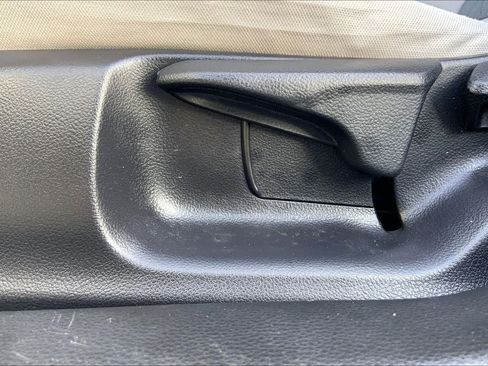 Used 2022 Toyota Corolla LE FWD image 34