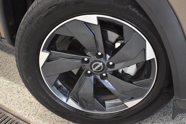 Used 2025 Nissan Rogue SV AWD/4WD image 29