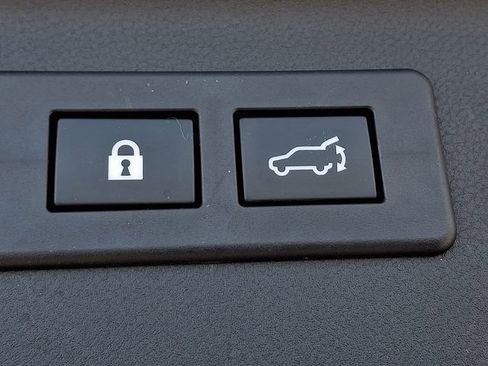 Certified 2025 Subaru Forester Premium image 30