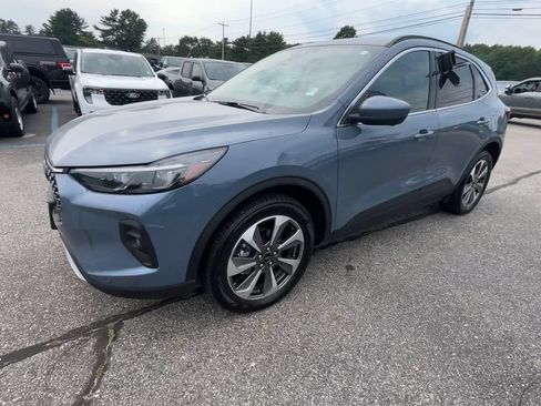 Certified 2025 Ford Escape Platinum w/ Premium Technology Package AWD/4WD image 15