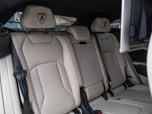 Used 2019 Lamborghini Urus image 41