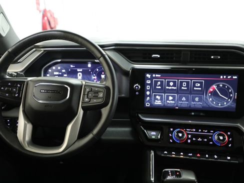 Used 2022 GMC Sierra 1500 Denali AWD/4WD image 2