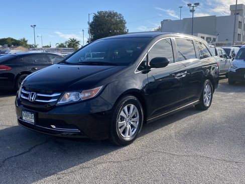 Used 2016 Honda Odyssey SE image 2