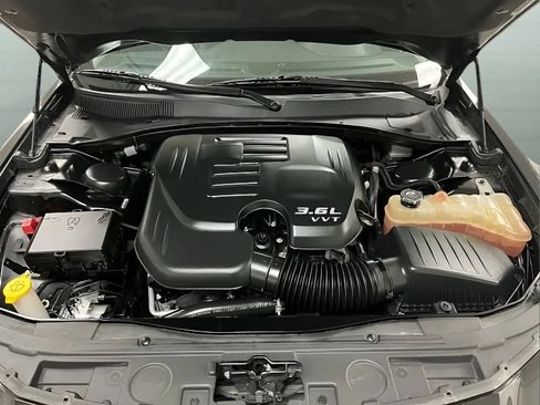 Used 2022 Chrysler 300 Touring w/ Sport Appearance Package RWD image 16
