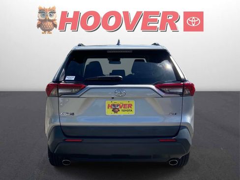 Used 2019 Toyota RAV4 XLE Premium FWD image 9