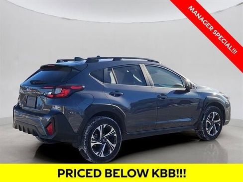 Used 2024 Subaru Crosstrek 2.0i Premium image 3