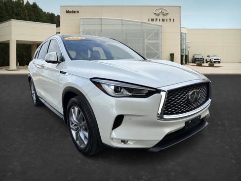Certified 2022 INFINITI QX50 Essential image 3