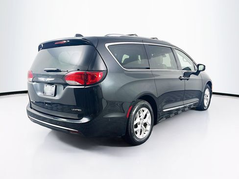 Used 2020 Chrysler Pacifica Limited w/ Advanced Safetytec Group FWD image 9