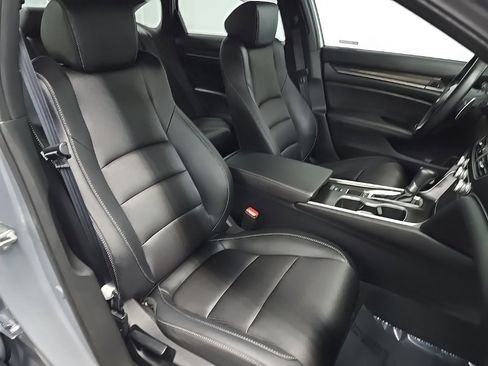 Used 2019 Honda Accord Sport image 14