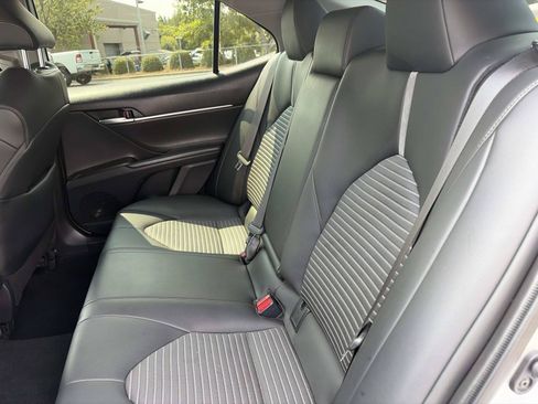 Used 2022 Toyota Camry SE w/ Convenience Package FWD image 11