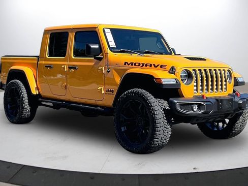Used 2021 Jeep Gladiator Mojave AWD/4WD image 2