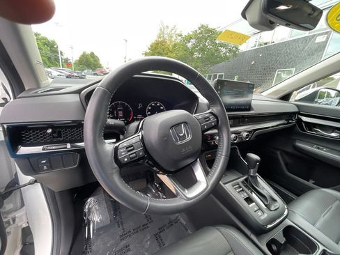 Used 2023 Honda CR-V EX-L image 9