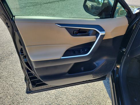 Certified 2025 Toyota RAV4 LE image 18