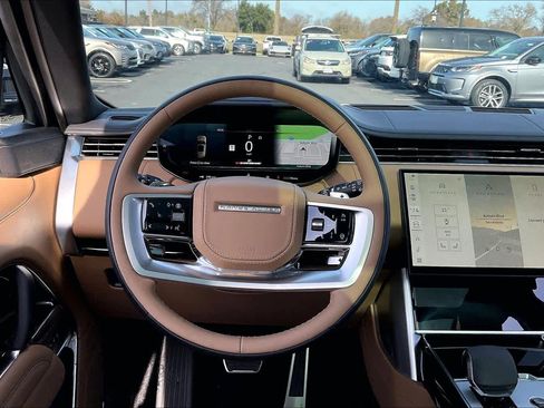 New 2025 Land Rover Range Rover Long Wheelbase SE image 15