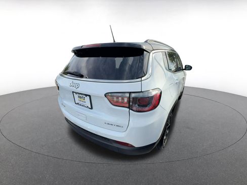 Used 2025 Jeep Compass Limited image 24