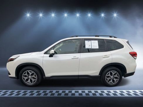 Used 2023 Subaru Forester Premium AWD/4WD image 6