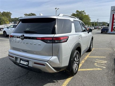Certified 2022 Nissan Pathfinder SL image 8