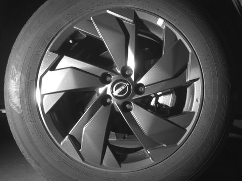 Used 2025 Nissan Rogue SV FWD image 13