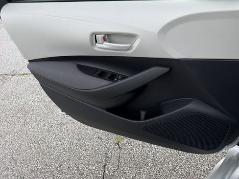 Used 2026 Toyota Corolla LE FWD image 13