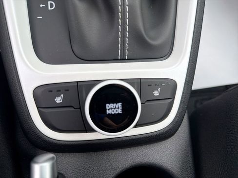 Certified 2026 Hyundai Venue SEL FWD image 14