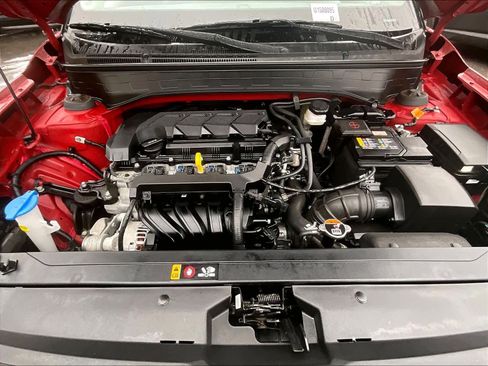 Used 2023 Hyundai Venue Limited image 29