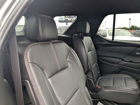 Used 2023 Chevrolet Traverse RS FWD image 29
