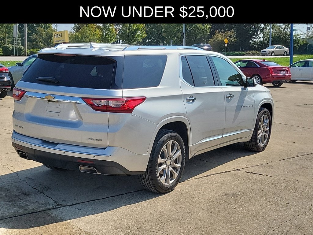 Used 2019 Chevrolet Traverse Premier w/ Driver Confidence II Package FWD image 4