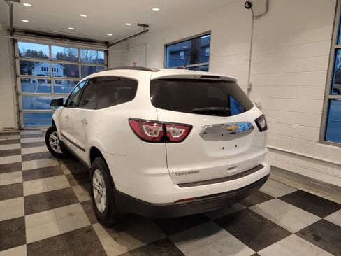 Used 2017 Chevrolet Traverse LS image 3