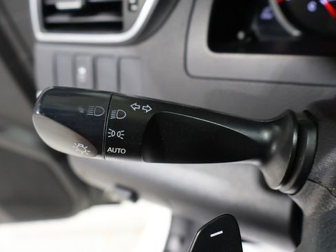 Used 2017 Toyota Camry SE image 33