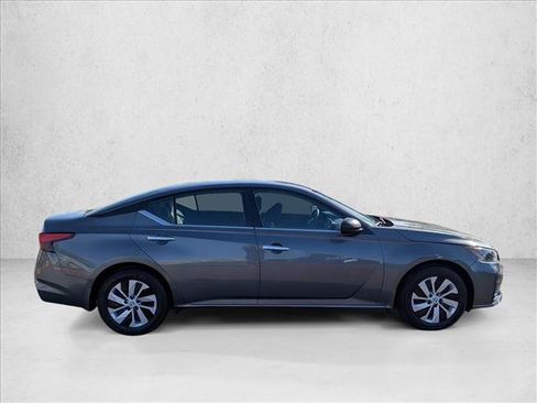Used 2024 Nissan Altima 2.5 S FWD image 4