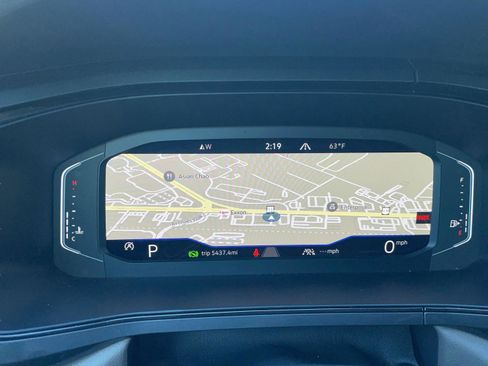 Used 2023 Volkswagen Taos SEL image 33