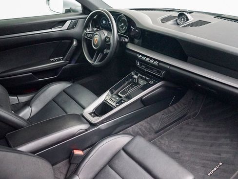 Used 2022 Porsche 911 Carrera image 17