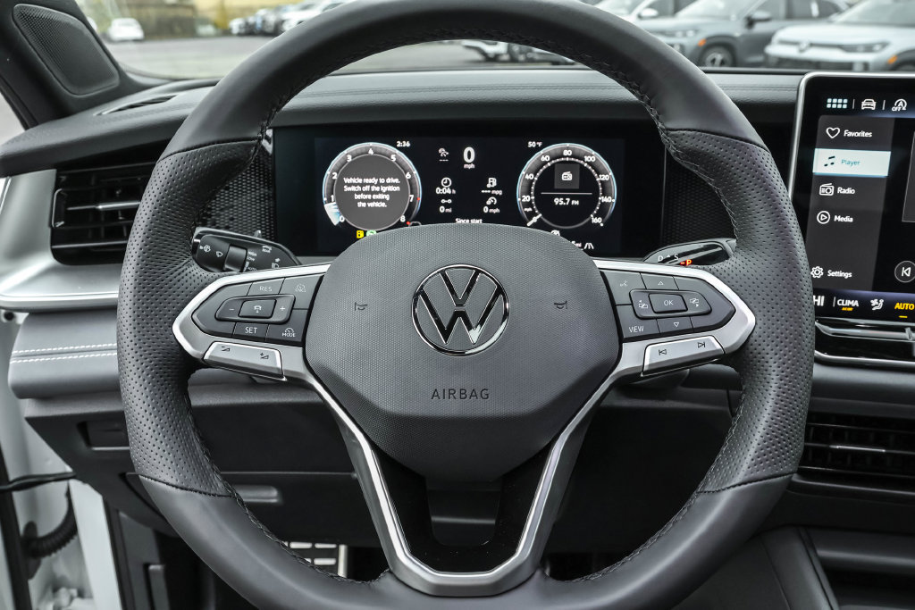 Used 2026 Volkswagen Tiguan SE R-Line AWD/4WD image 19