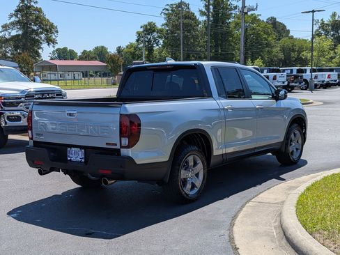 Used 2025 Honda Ridgeline TrailSport image 5
