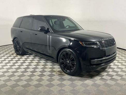 Certified 2025 Land Rover Range Rover SE image 6