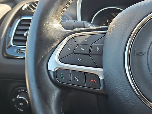 Used 2018 Jeep Compass Latitude image 21