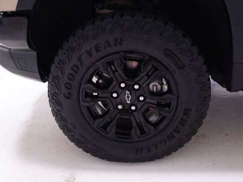 Used 2022 Chevrolet Silverado 1500 ZR2 w/ Technology Package AWD/4WD image 37