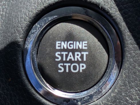 Used 2023 Toyota RAV4 XLE Premium image 30